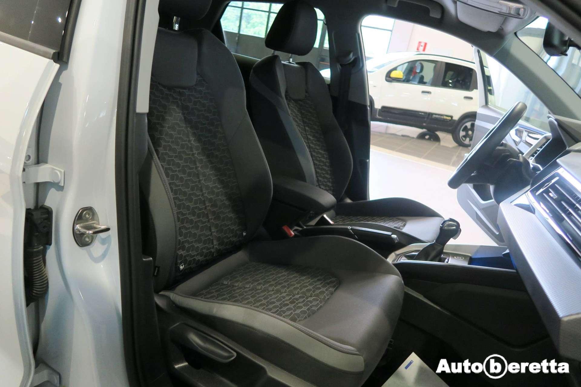 Audi A1  A1 SPB 30 1.0 tfsi Identity Black 116cv s-tronic