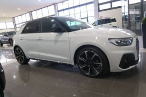 Audi A1  A1 SPB 30 1.0 tfsi Identity Black 116cv s-tronic
