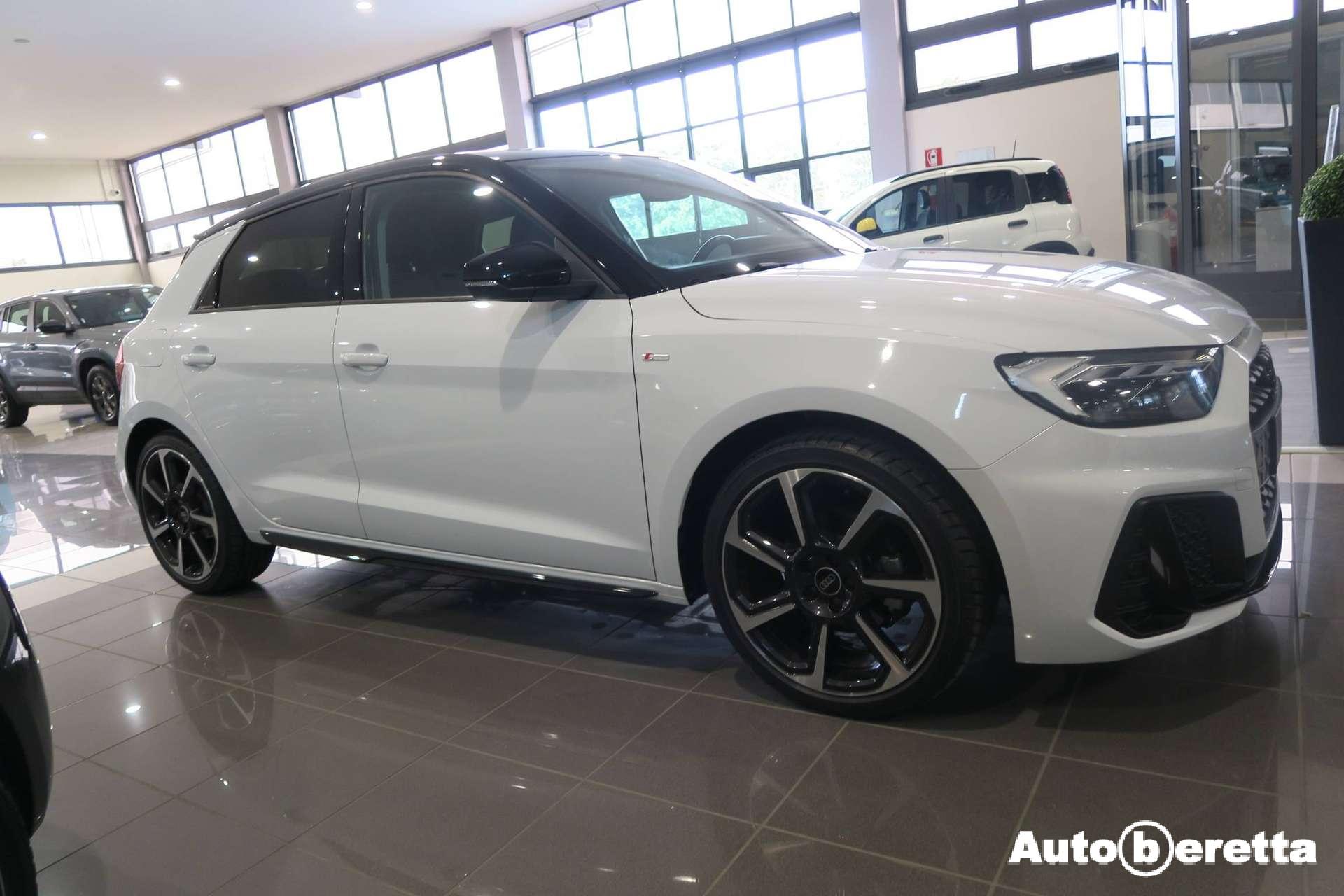 Audi A1  A1 SPB 30 1.0 tfsi Identity Black 116cv s-tronic