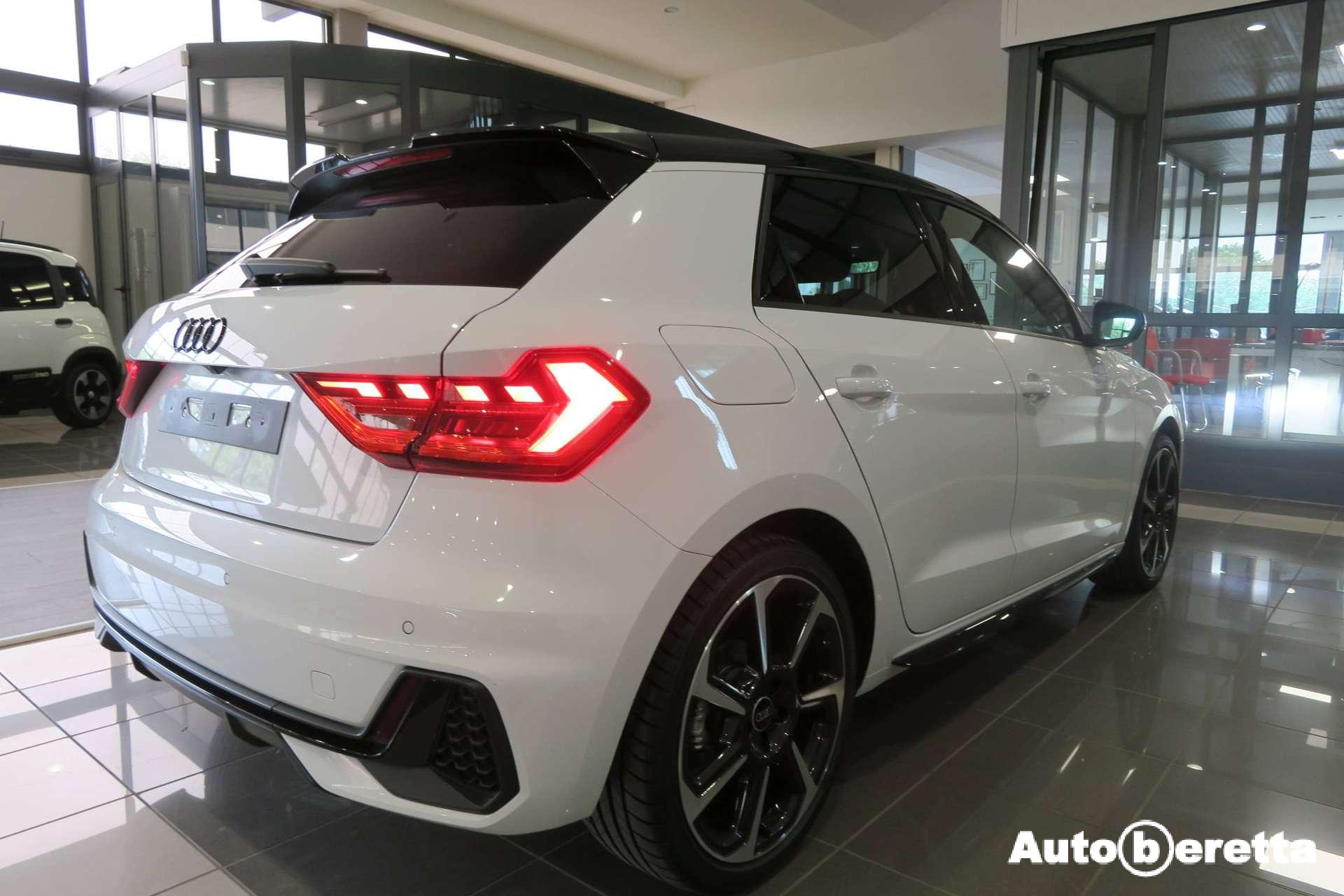 Audi A1  A1 SPB 30 1.0 tfsi Identity Black 116cv s-tronic