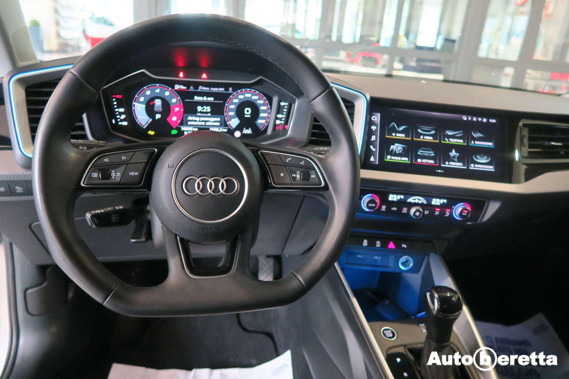 Audi A1  A1 SPB 30 1.0 tfsi Identity Black 116cv s-tronic