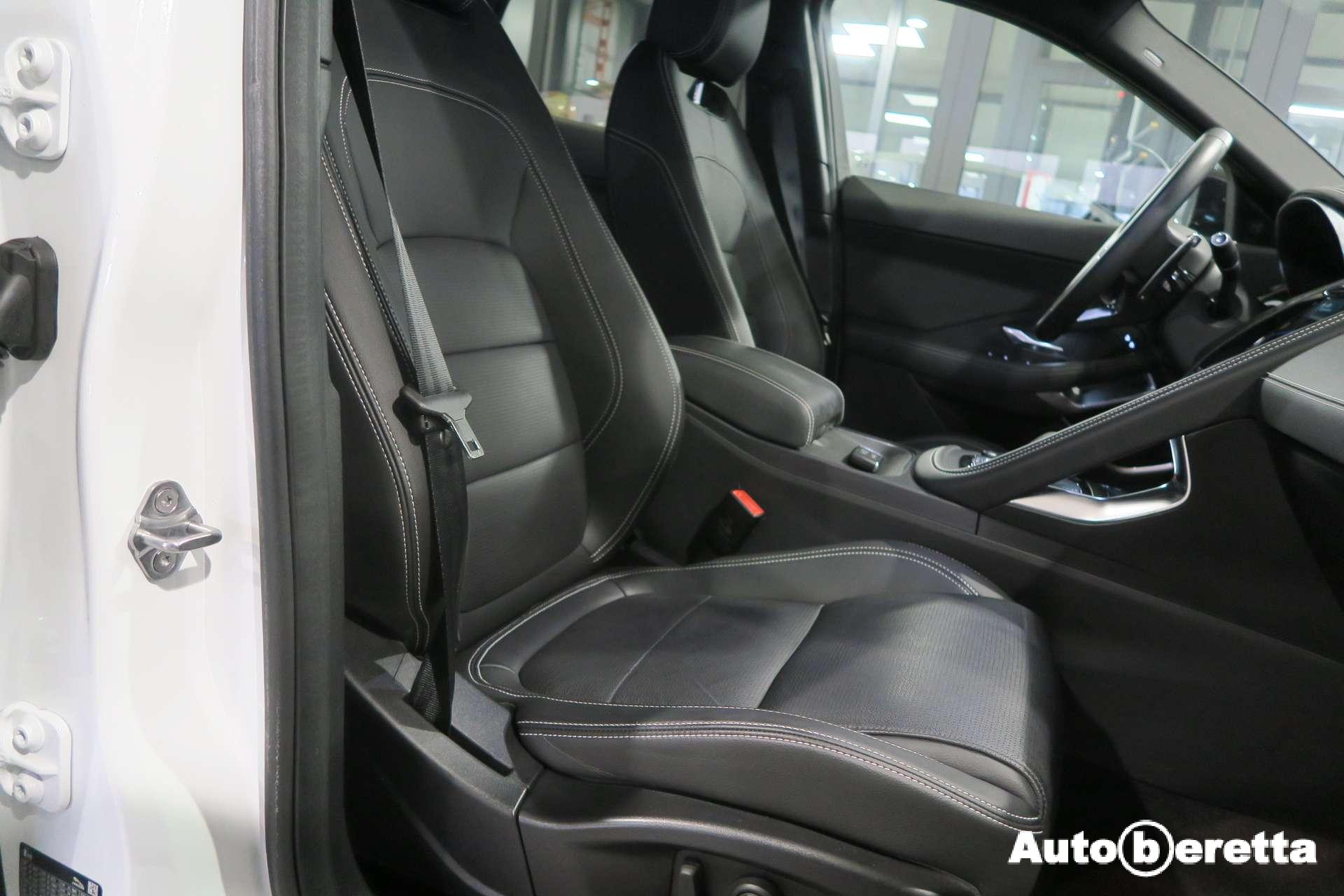 Jaguar E-Pace  2.0d MHEV AWD R DINAMIC SE 204CV