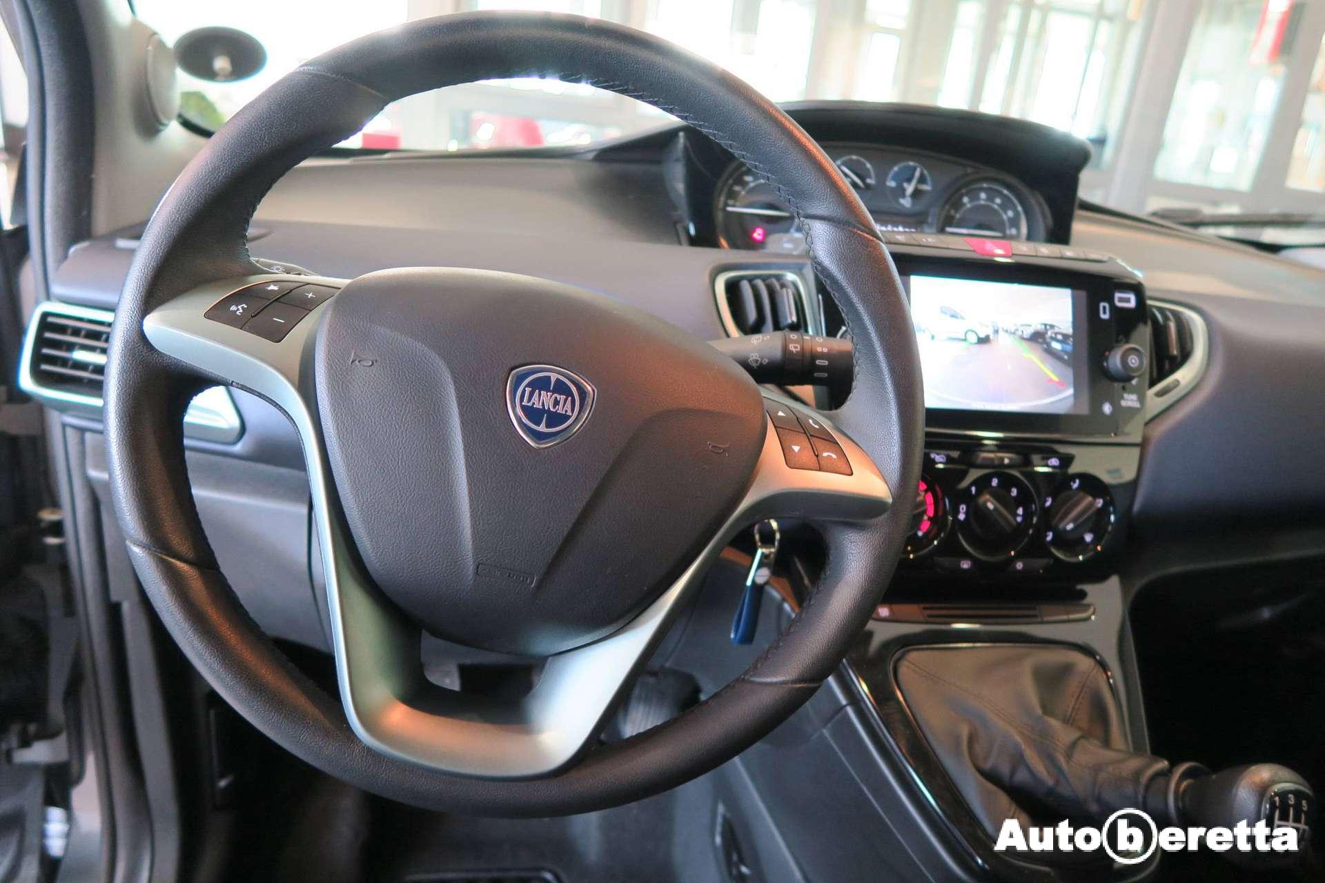 Lancia Ypsilon  1.0 firefly hybrid Gold Plus s