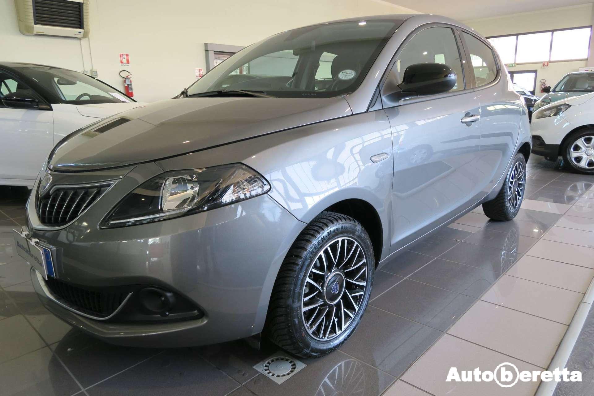 Lancia Ypsilon  1.0 firefly hybrid Gold Plus s