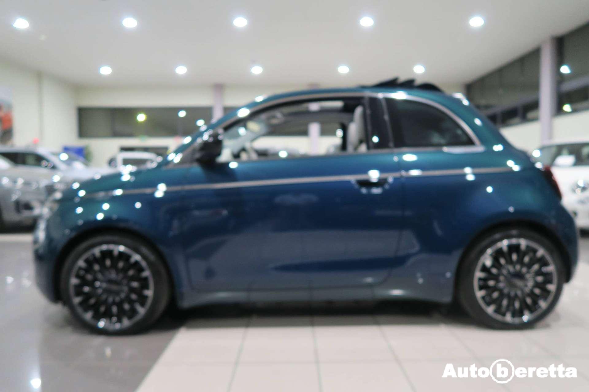 Fiat 500e  NUOVA 500 CABRIO 1.0 hybrid La Prima