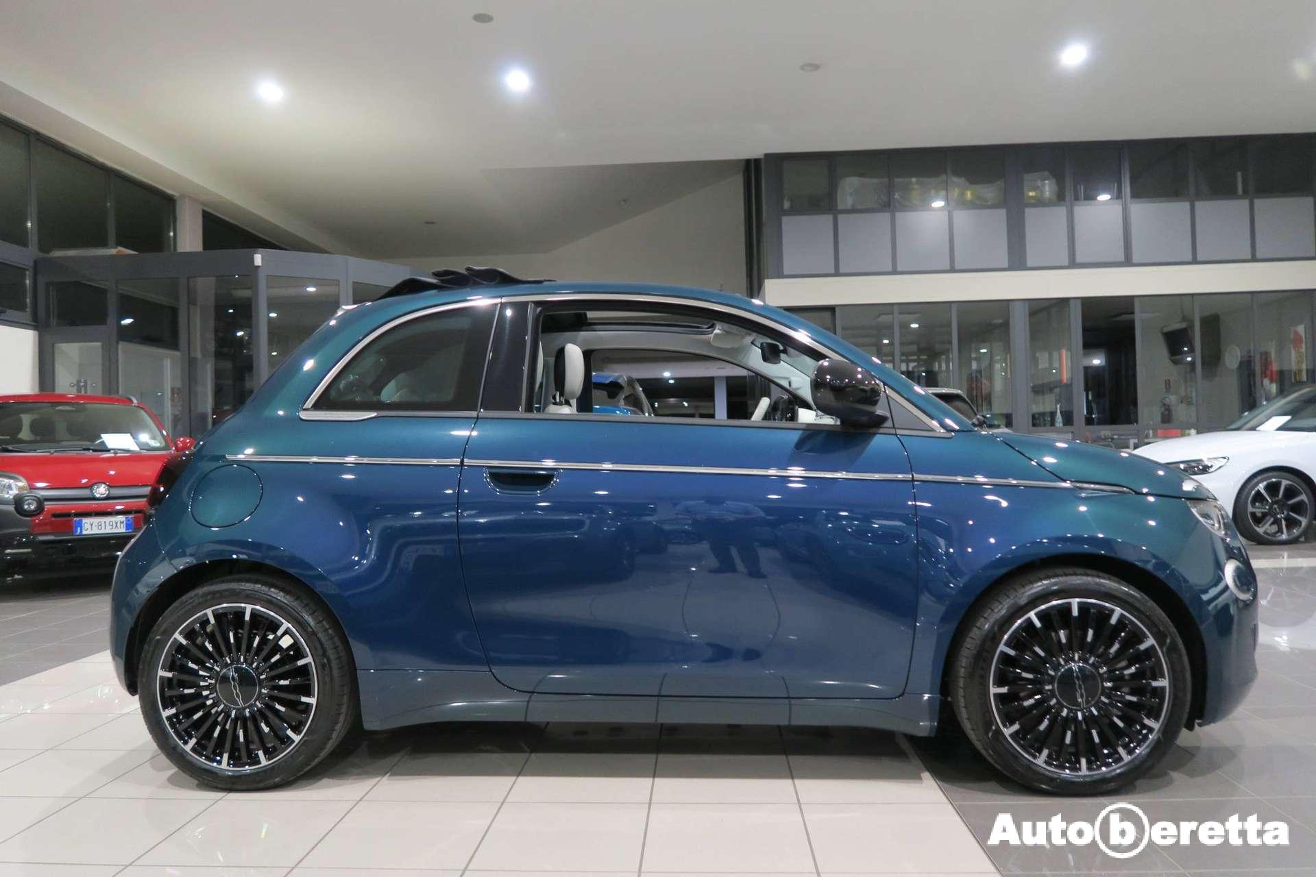 Fiat 500e  NUOVA 500 CABRIO 1.0 hybrid La Prima