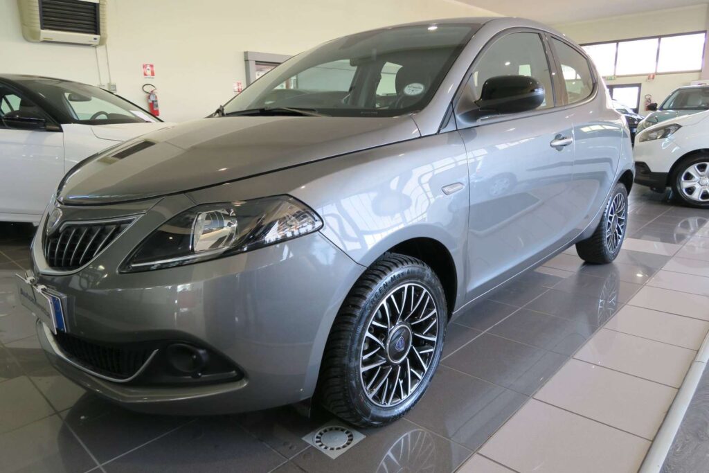 Lancia Ypsilon  1.0 firefly hybrid Gold Plus s