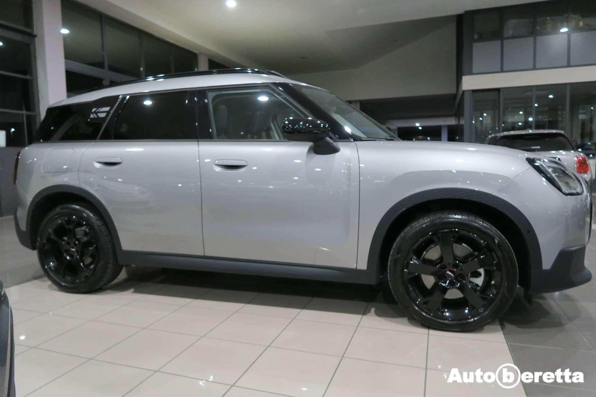 MINI Cooper Countryman  Mini Countryman U25 1.5 48V C Classic auto