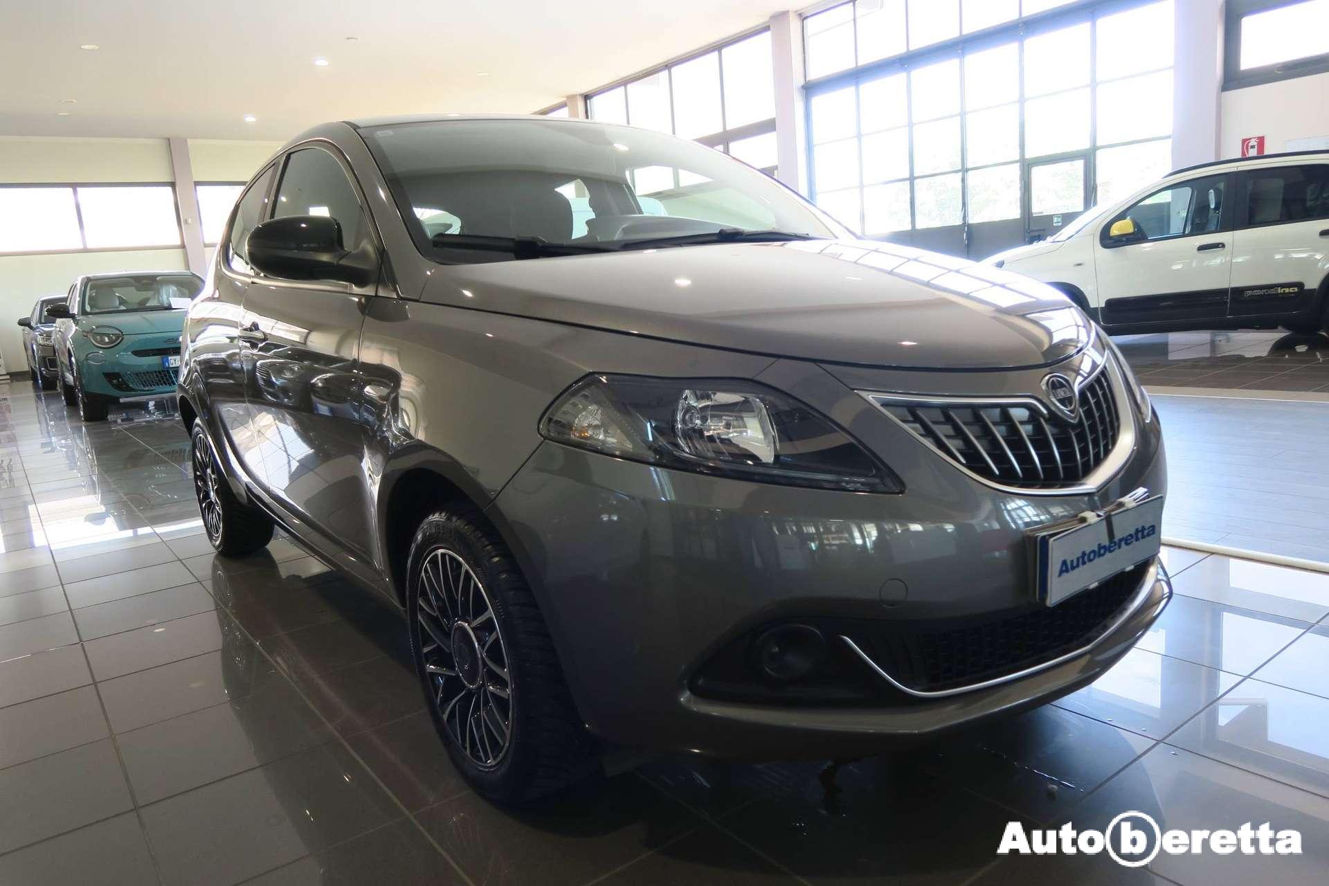 Lancia Ypsilon  1.0 firefly hybrid Gold Plus s