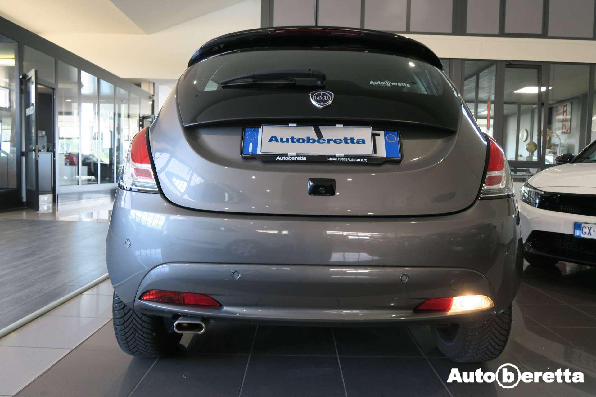 Lancia Ypsilon  1.0 firefly hybrid Gold Plus s