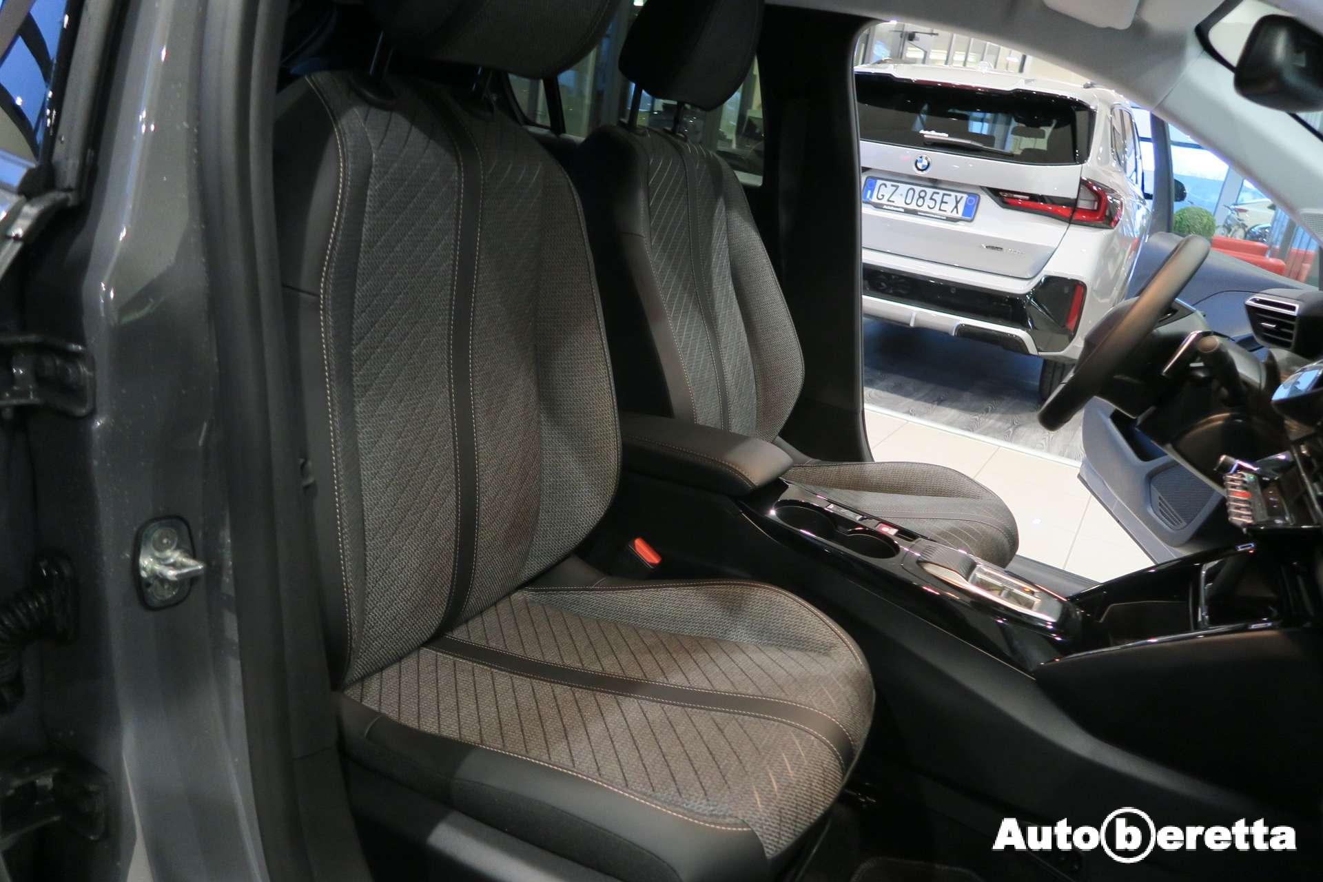 Peugeot 208  208 1.2 hybrid Allure 110cv e-dcs 6