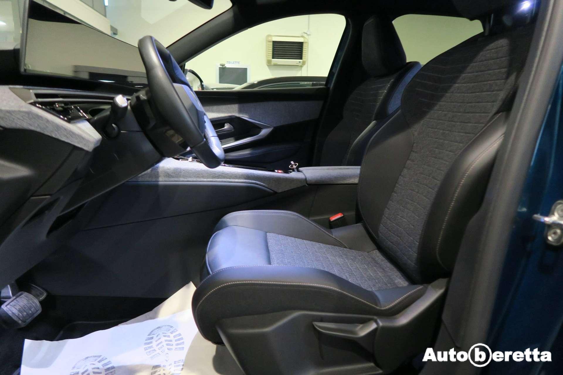 Peugeot 3008  3008 1.2 hybrid Allure 145cv e-dcs6