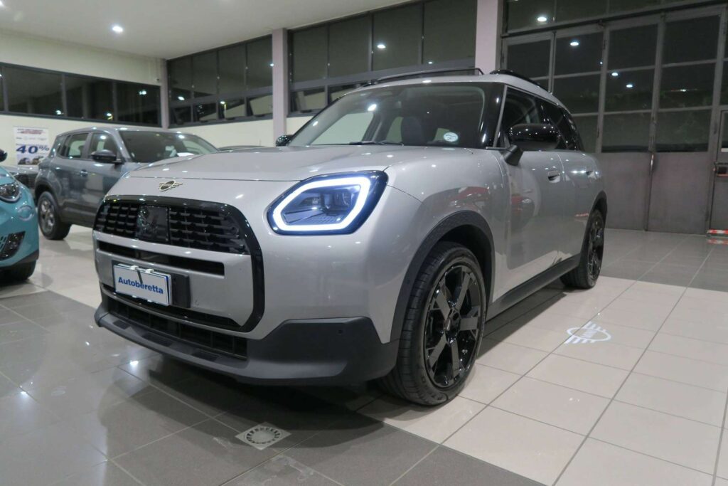 MINI Cooper Countryman  Mini Countryman U25 1.5 48V C Classic auto