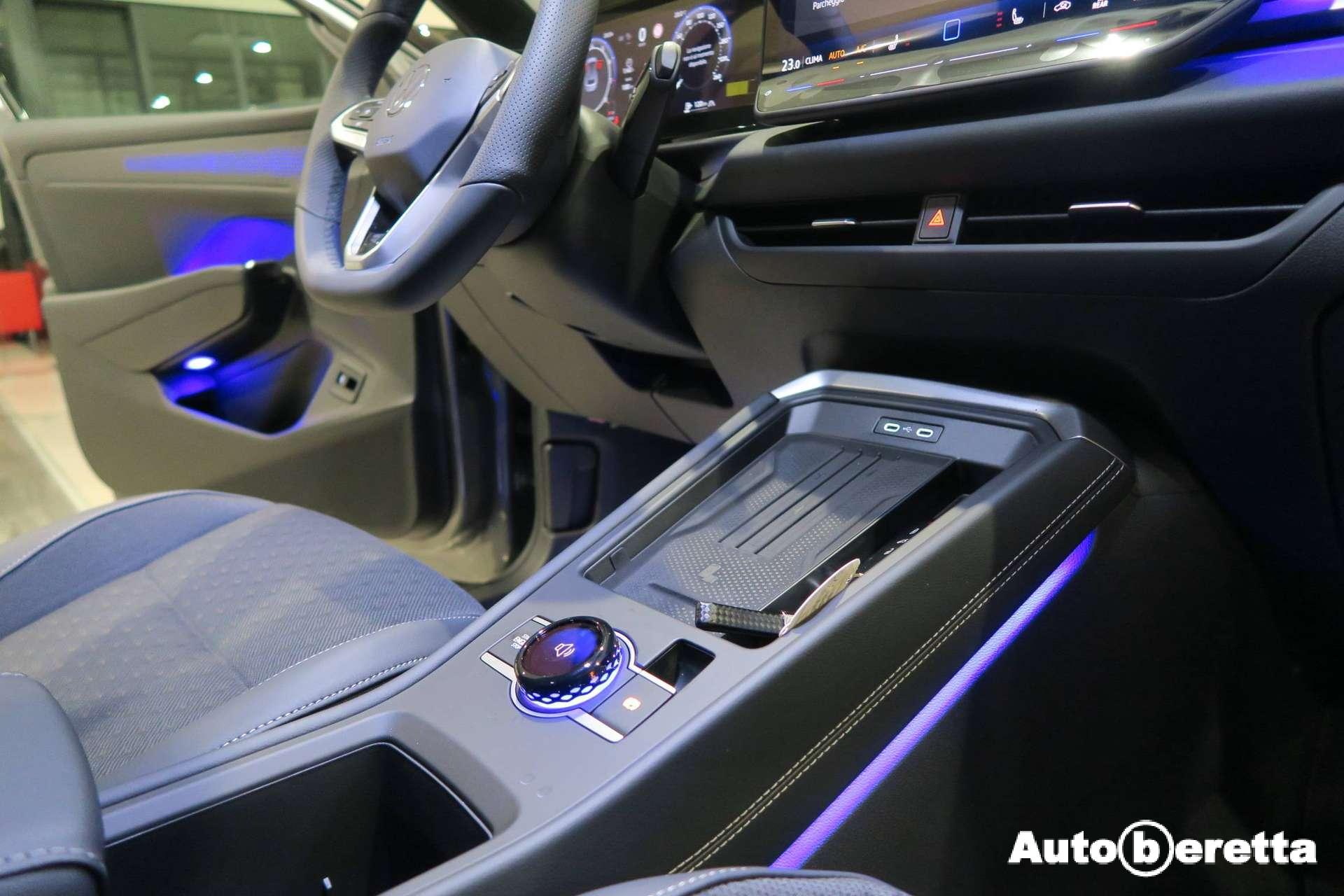 Volkswagen T-Roc  T-Roc 1.5 tsi hybrid R-Line 150cv