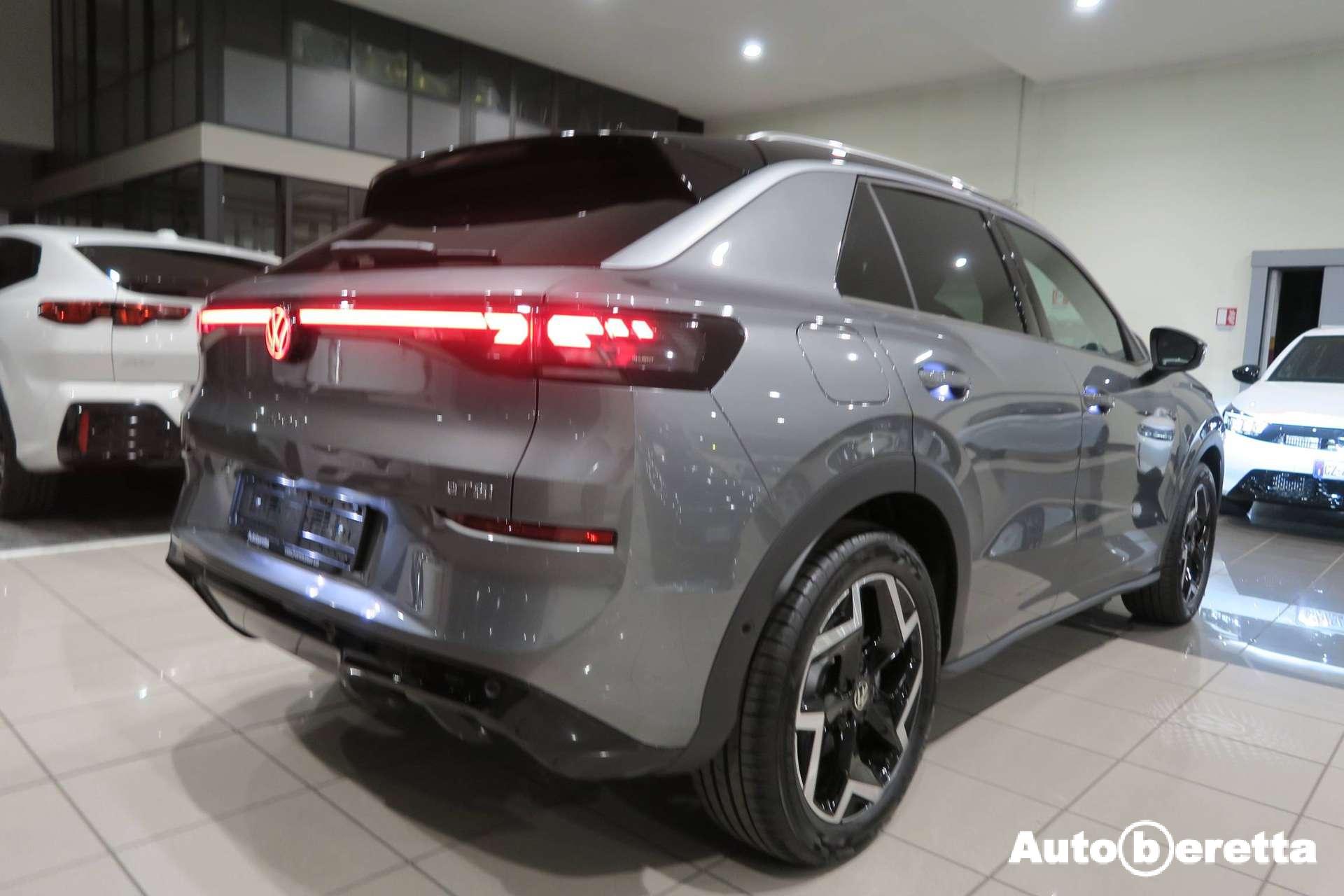 Volkswagen T-Roc  T-Roc 1.5 tsi hybrid R-Line 150cv
