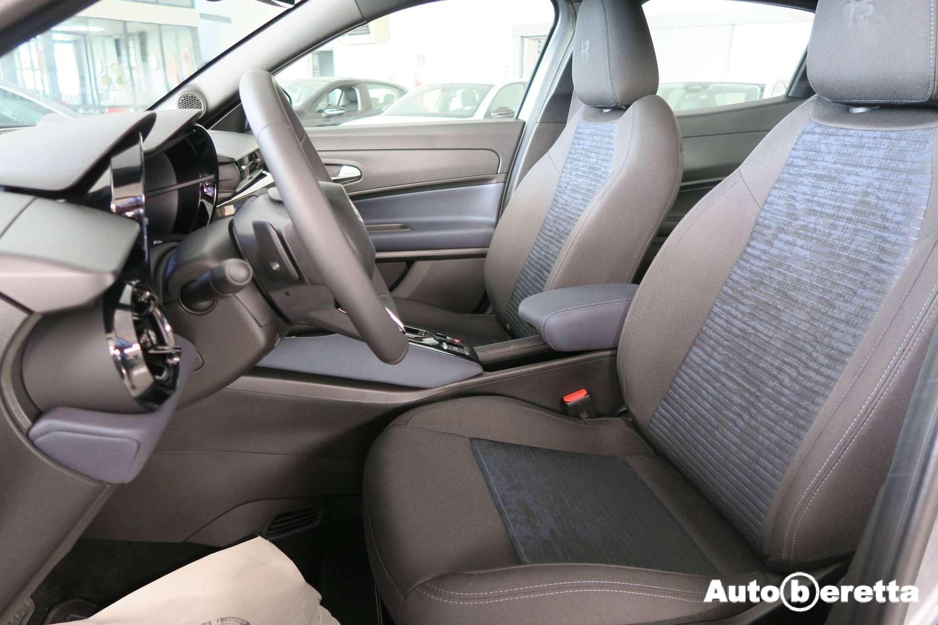 Alfa Romeo Junior  Junior 1.2 ibrida 145cv edct6