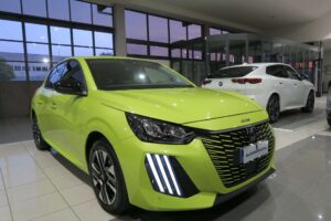Peugeot 208  208 II 2023 1.2 hybrid Allure 110cv e-dcs 6