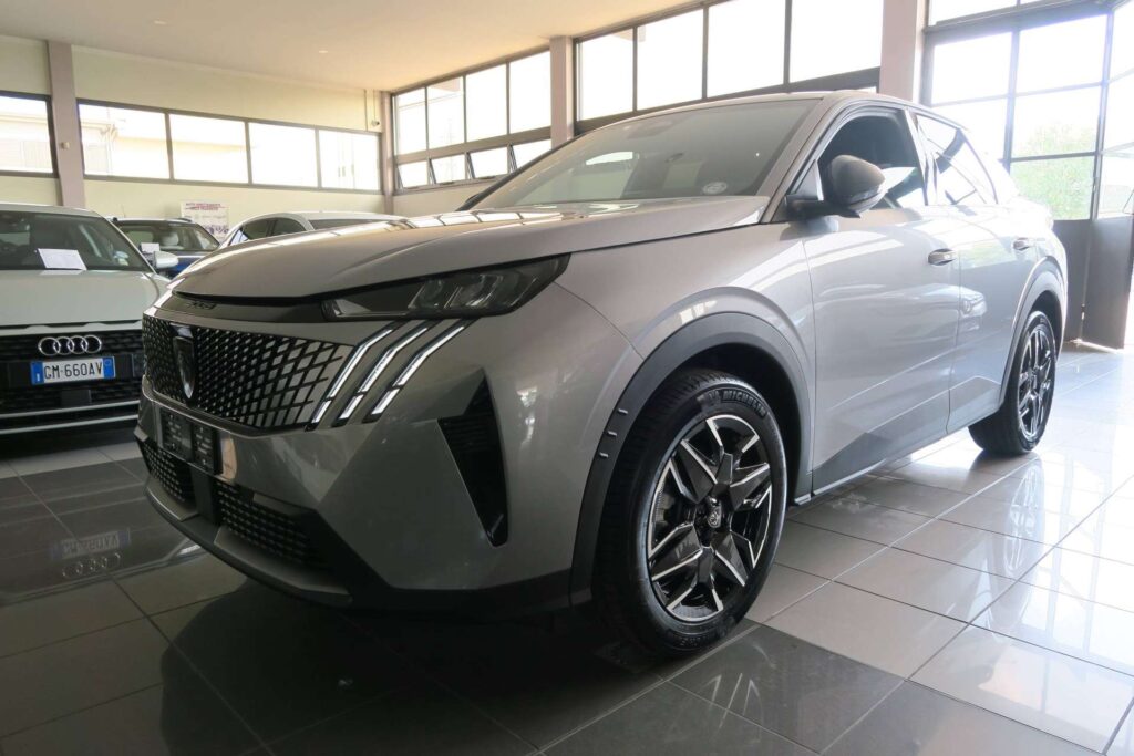 Peugeot 3008  3008 III 1.2 hybrid Allure 145cv e-dcs6
